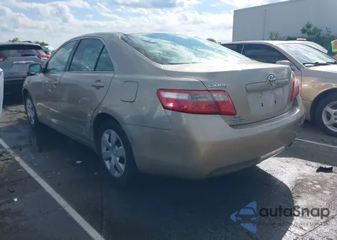 2007 Toyota Camry Le z USA, uszkodzony, nr VIN 4T1BE46K07U048199